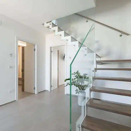 בית הארחה Horizon Rooms&home 4*