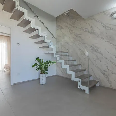 Horizon Rooms&home בית הארחה 4*